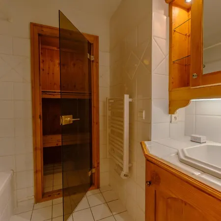 Le Cristal Mb6 View, Pool, Private Sauna, Parking & Wifi - Happy דירה *